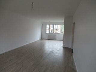  Appartement à louer 3 pièces 98 m²