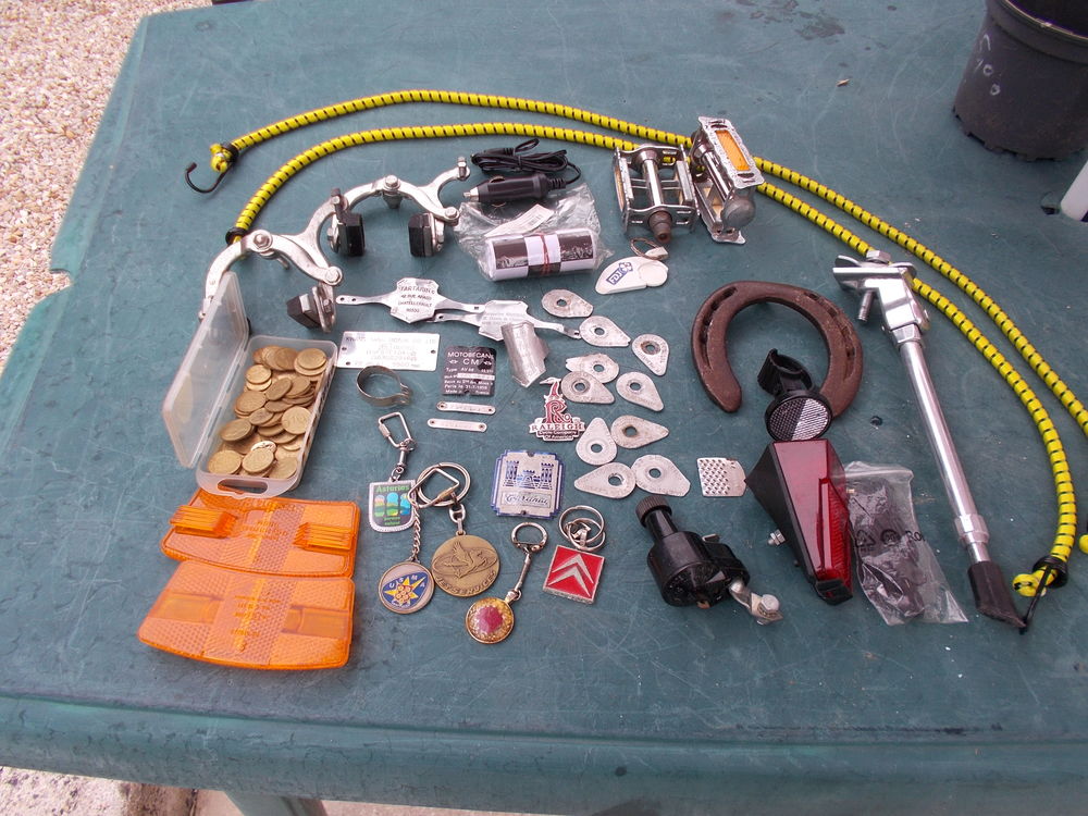 pi&egrave;ces de v&eacute;lo divers ancien vintage 1970/80 Vélos