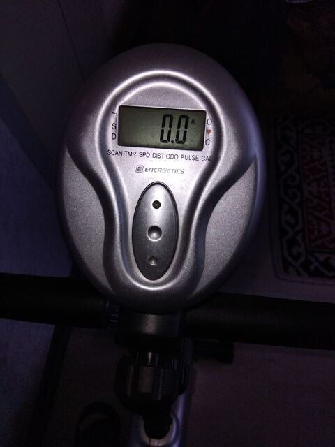 VELO appartement
�lancourt (78)