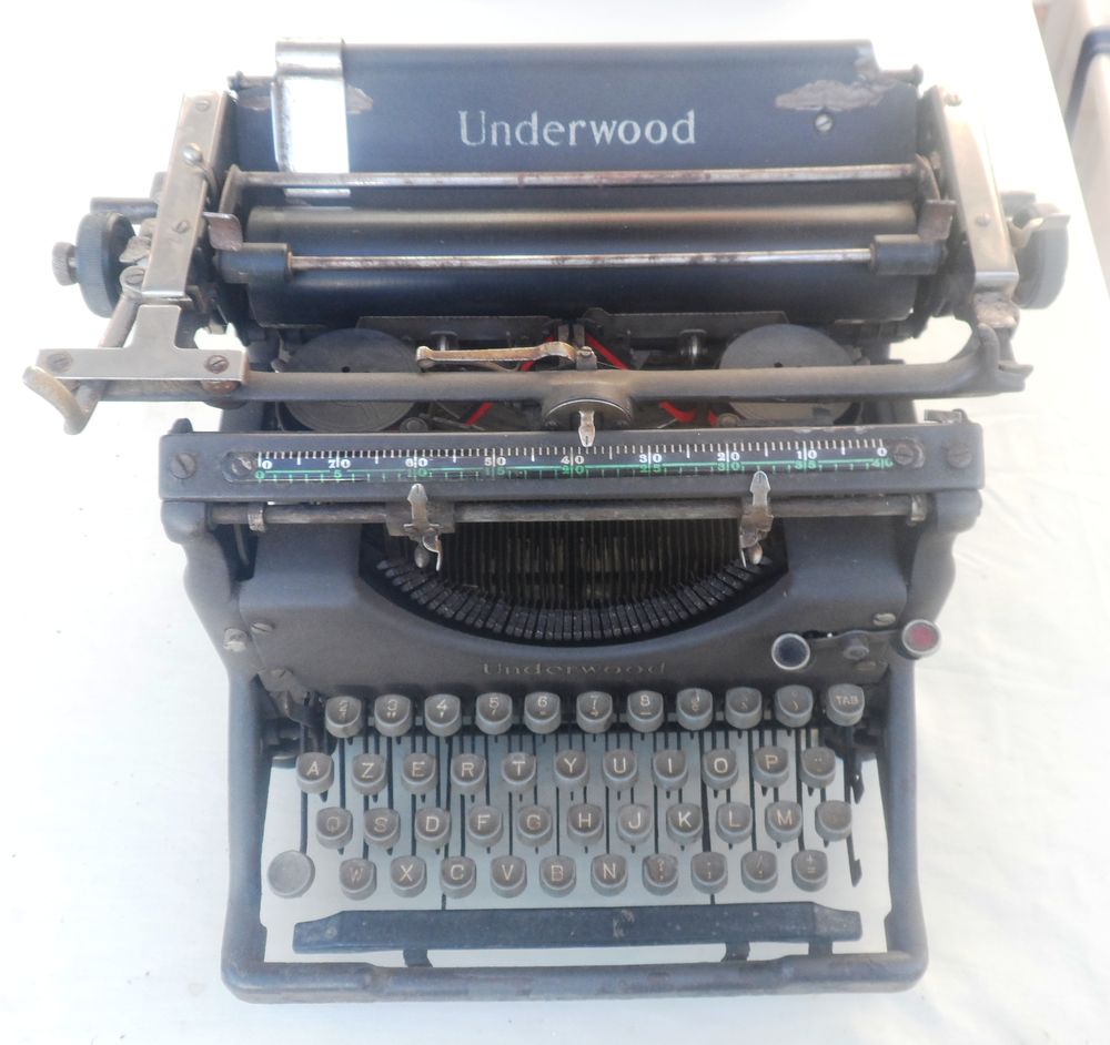 Machine &agrave; &eacute;crire UNDERWOOD en bon &eacute;tat n&deg;de s&eacute;rie 2082096 -5 