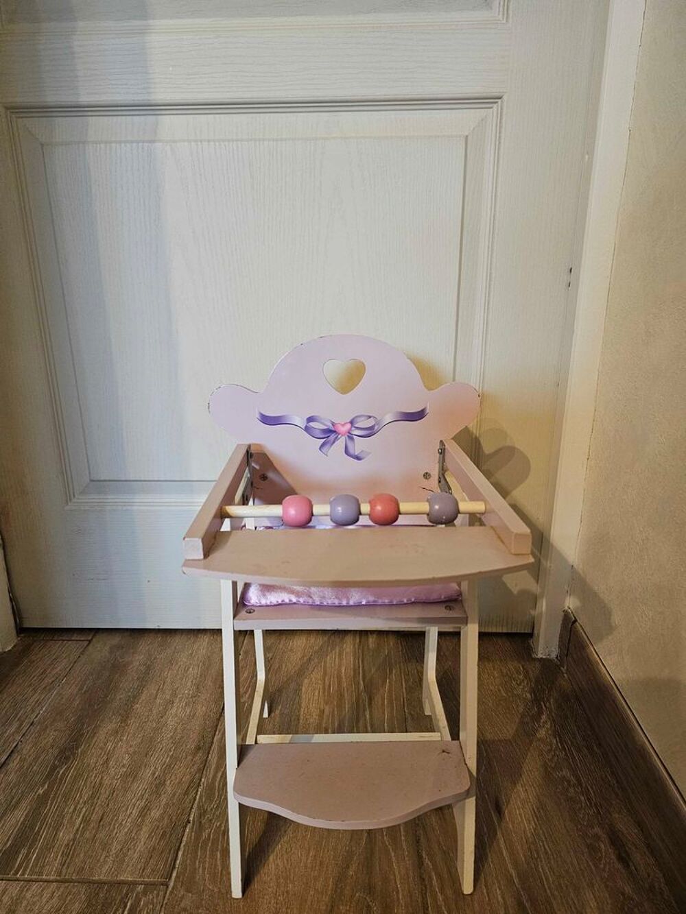 chaise haute avec poupon qui parle Jeux / jouets