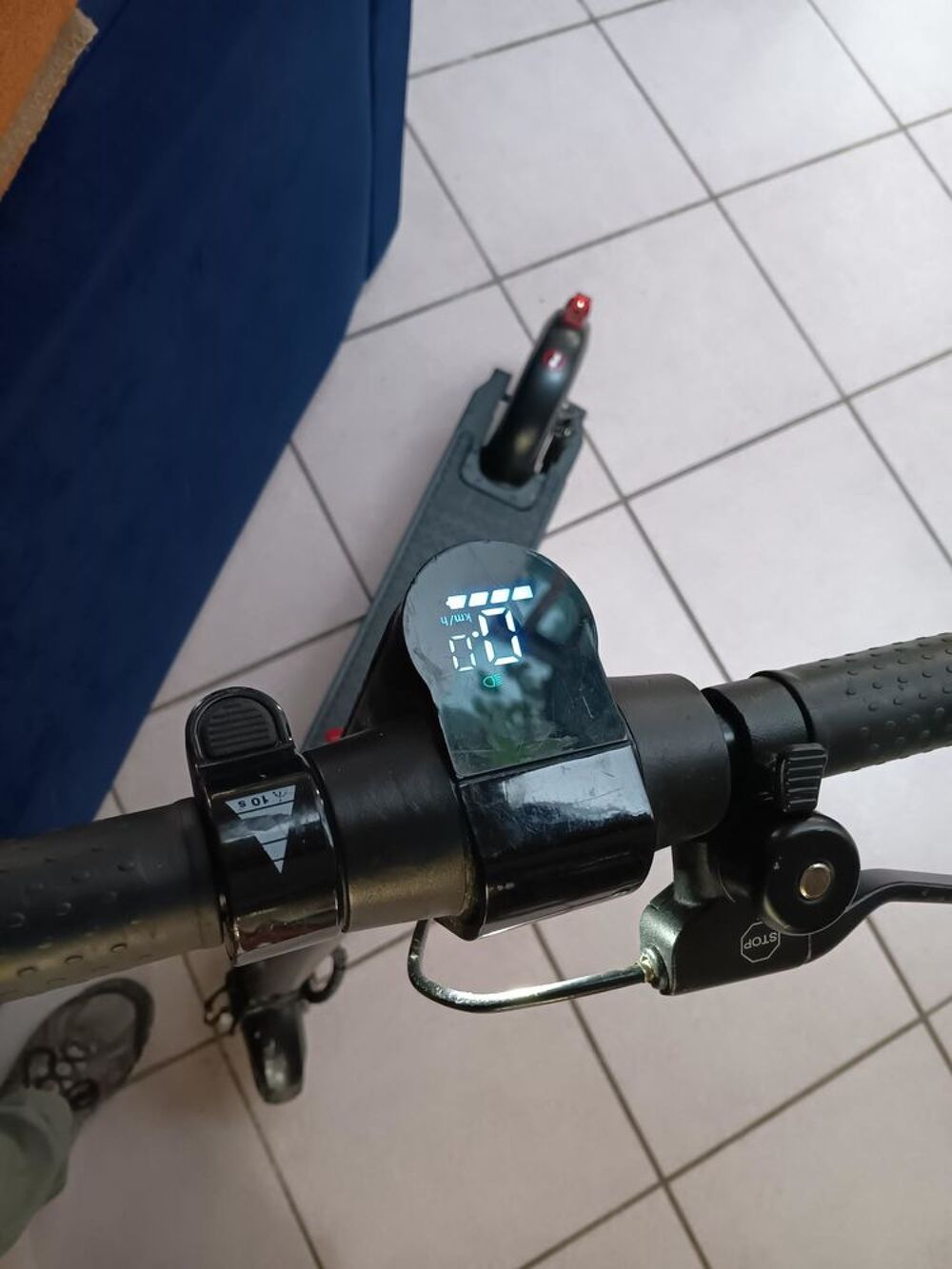 Trottinette &eacute;lectrique pour pi&egrave;ces Sports