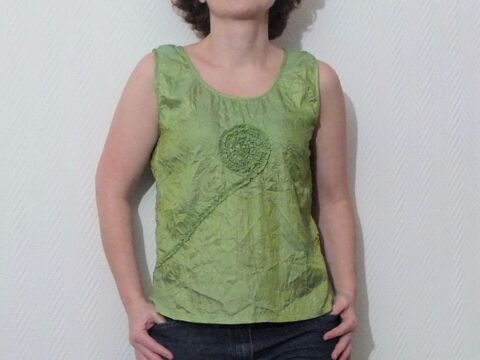 Top/ Tee Shirt Tissu Froissé Vert Clair- Nid D'abeille 30 Paris 15 (75)