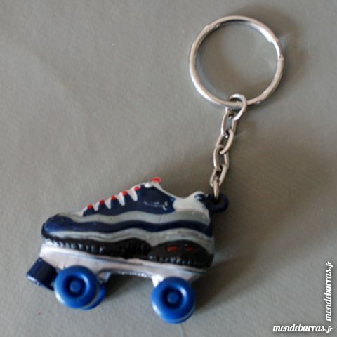 Porte-clés ''patin à roulettes'' en plastique 5 Cabestany (66)