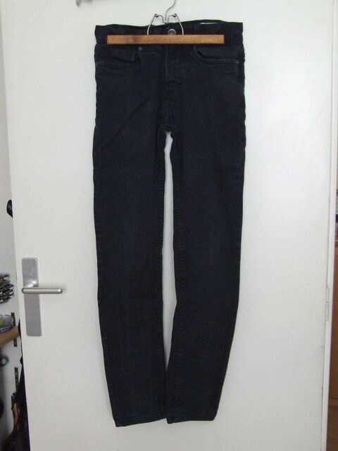 Jeans noir, DENIM CO, 16 17 ans, W30 L34, T.38 40, TBE 5 Bagnolet (93)