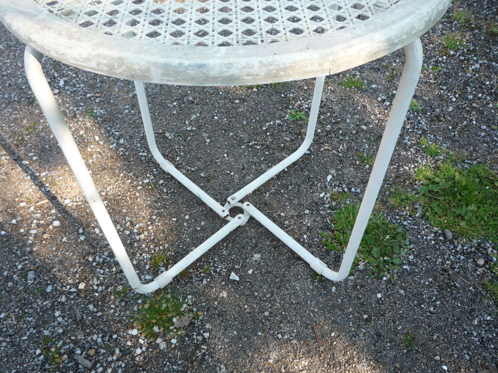 Table de jardin (L)
Meubles