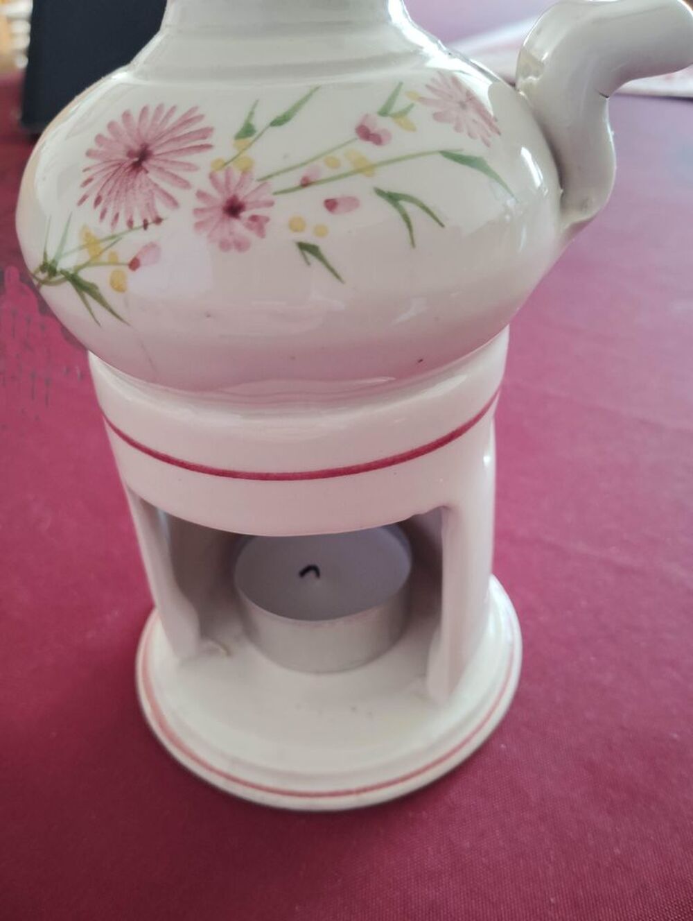 ar&ocirc;mi&egrave;re &agrave; liquide parfum&eacute;. Décoration