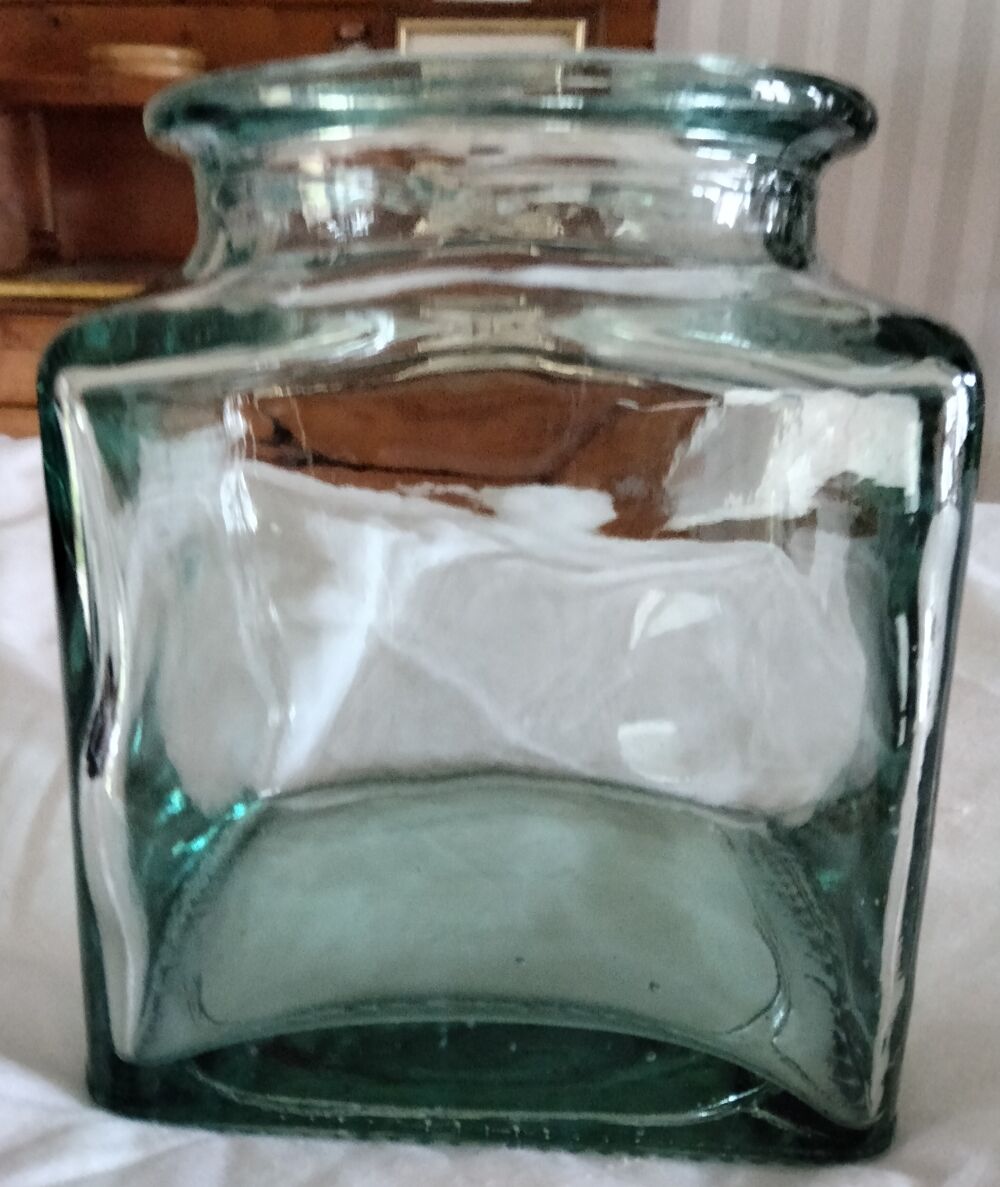 Pot en verre. Electroménager