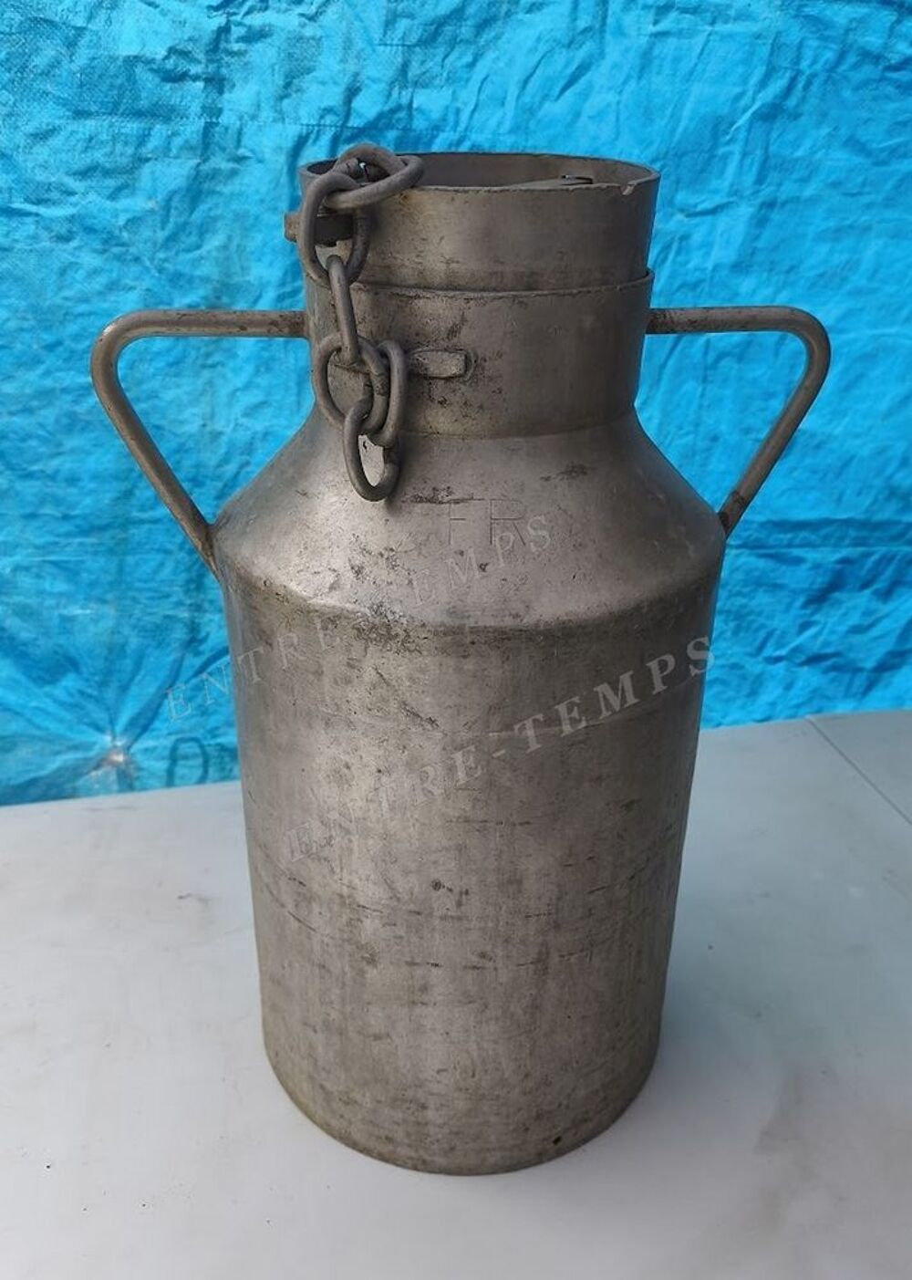 ANCIEN BIDON &Agrave; LAIT 20 LITRES F.R EN ALUMINIUM Décoration