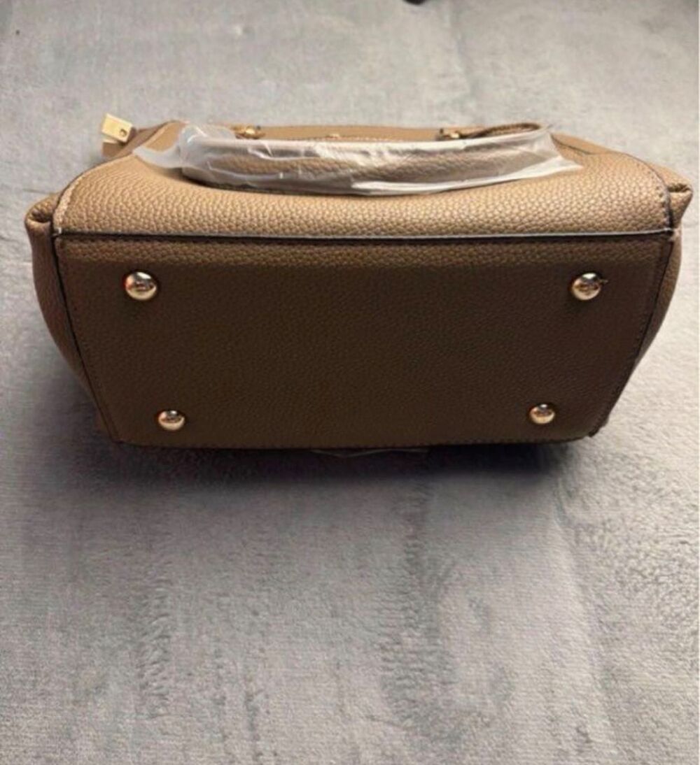 Sac &agrave; main femme camel &eacute;l&eacute;gant - style chic et moderne Vêtements