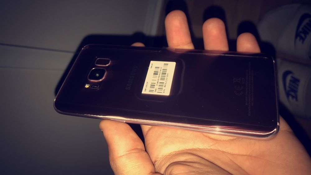 Samsung s8 neuf jamais utilis&eacute; a d&eacute;battre !! Téléphones et tablettes
