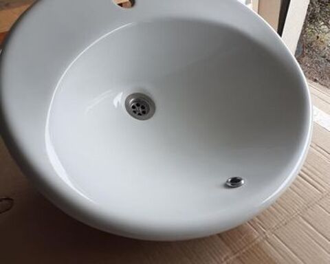 Lavabo encastrable . 10 Cl�r�-les-Pins (37)