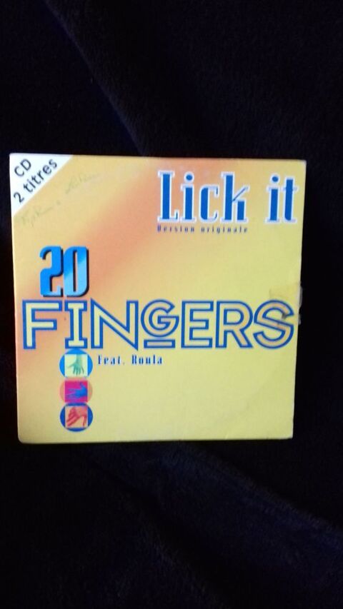 UN CD DE MUSIQUE POPULAIRE 2 Brie-Comte-Robert (77)