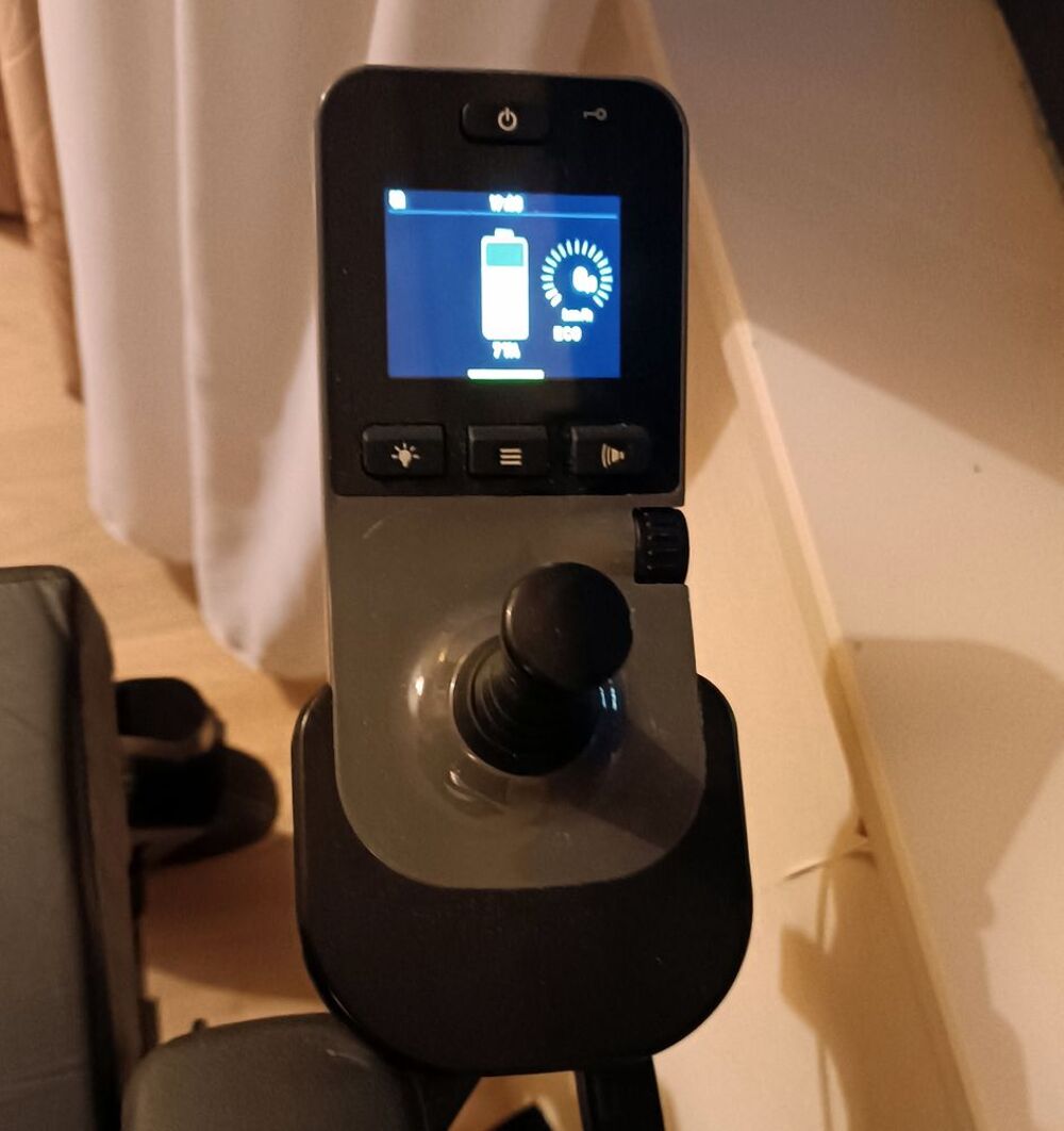 FAUTEUIL ROULANT ELECTRIQUE INVACARE ESPRIT ACTION Meubles