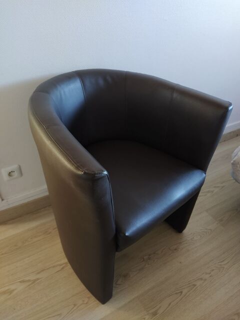 Fauteuil en simili cuir marron ? très bon état 75 Caen (14)