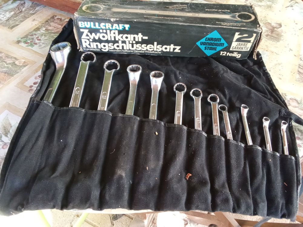 12 Cl&eacute;s &agrave; ?il polygonales 
Bricolage
