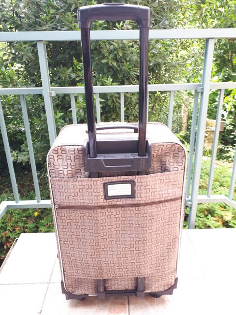 Valise extensible 35 Montigny-Lencoup (77)