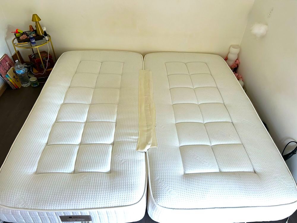 2 matelas Tr&eacute;ca Paris 100&times;200.Haut de gamme. Excellent &eacute;tat. Meubles
