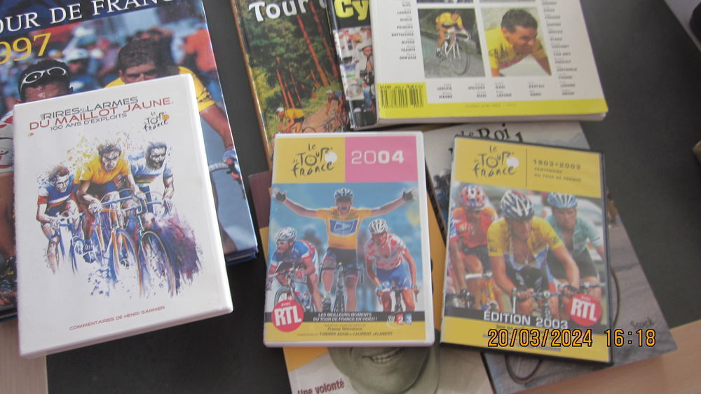 Collection de 12 Beaux Livres Du TOUR DE FRANCE Plus 3 DVD Livres et BD