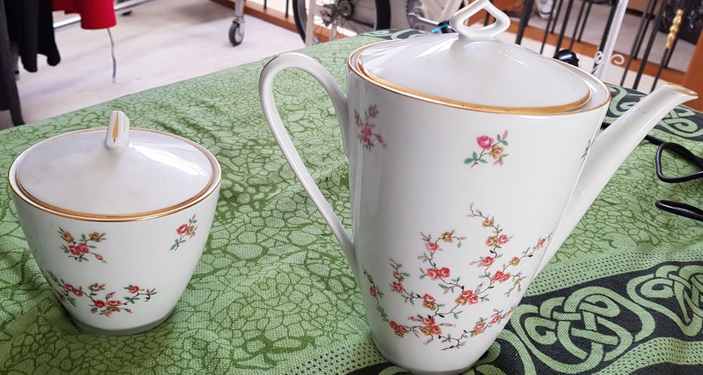 Service &agrave; caf&eacute; porcelaine Sologne Larchev&egrave;que Cuisine