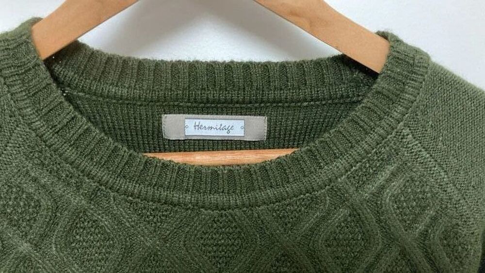 Pull en maille homme
L/XL&middot;Neuf sans &eacute;tiquette Vêtements
