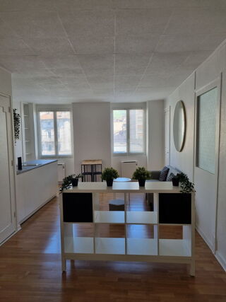  Appartement à louer 3/4 pièces 53 m²