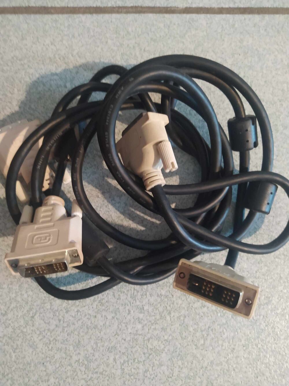 Lot de 2 c&acirc;bles DVI de 1,70 m
Matériel informatique