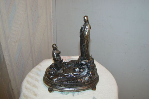 Ancienne statuette Apparition de Notre-Dame de Lourdes
Gargenville (78)