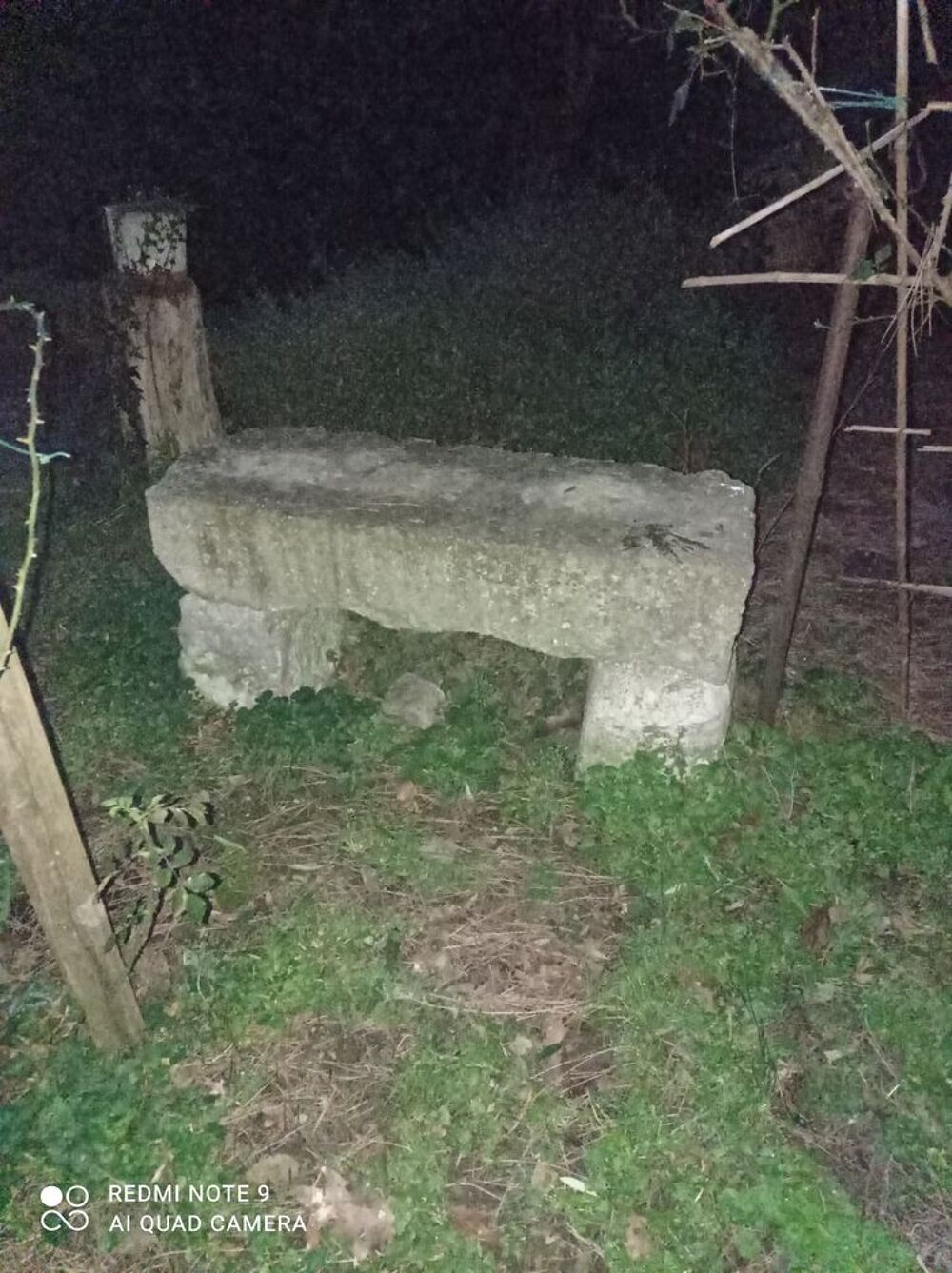 Banc en pierre Jardin