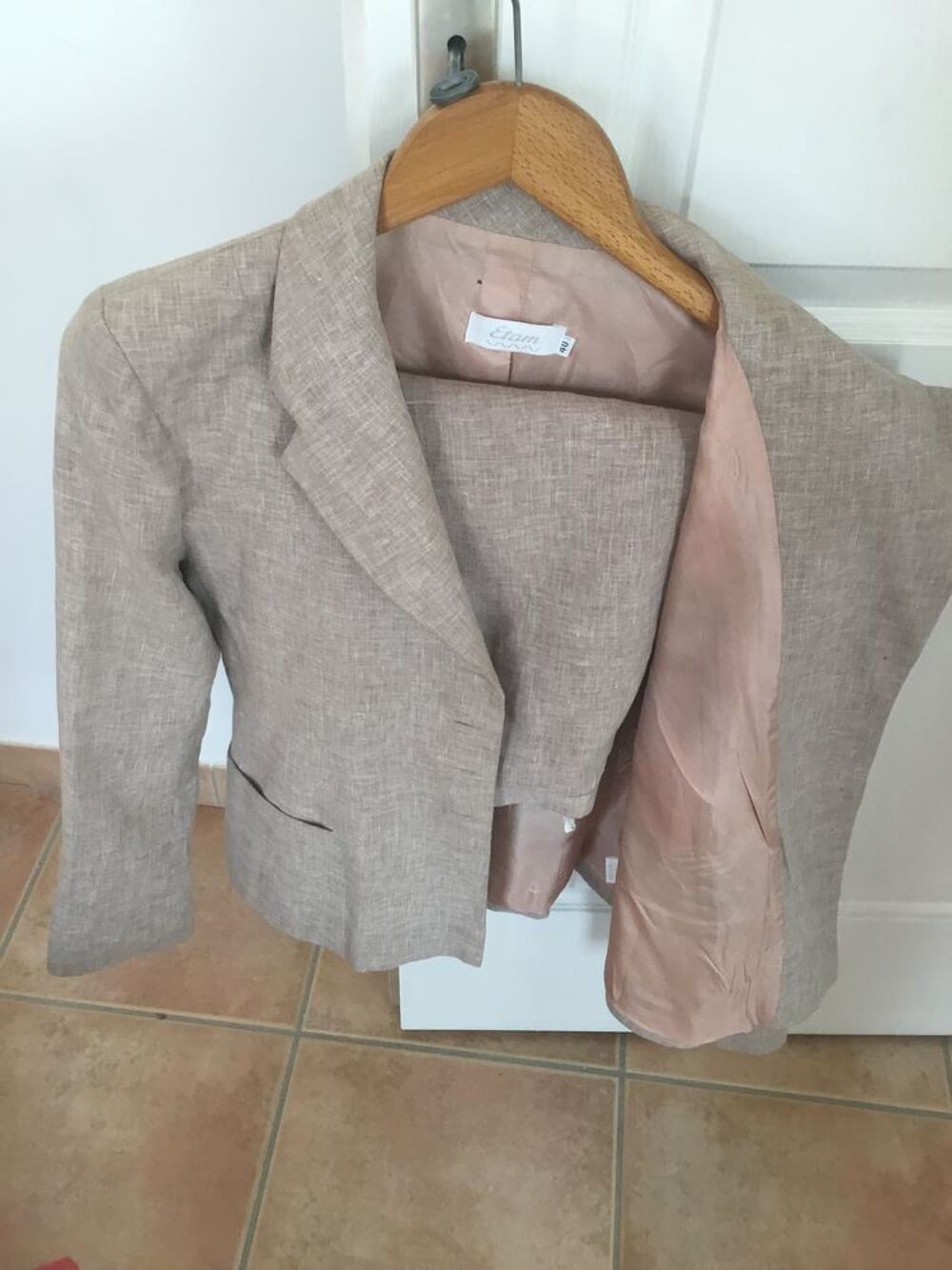 Bel ensemble (veste et jupe)en coton,pour la demie saison Vêtements