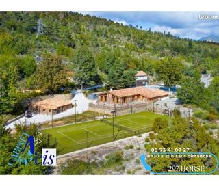  Maison à vendre 15 + pièces 745 m²
