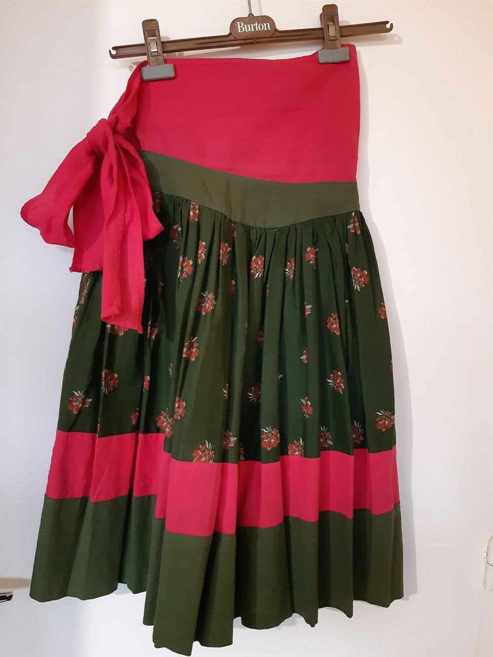 Ensemble Jupe &amp; Haut Vert et Fuschia 1980. Vêtements
