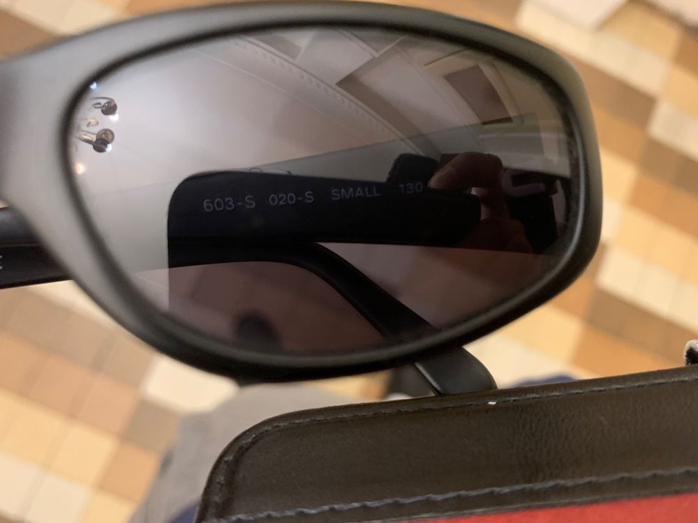 Paire de lunettes Armani Bijoux et montres