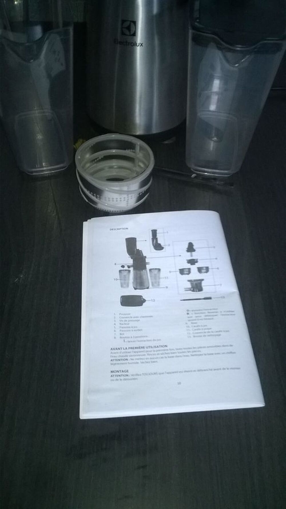 Extracteur de jus ELECTROLUX EXJ 966 en bon &eacute;tat Electroménager