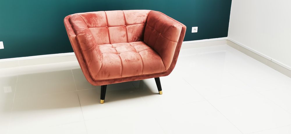 mon feuteil en velours neuf Meubles