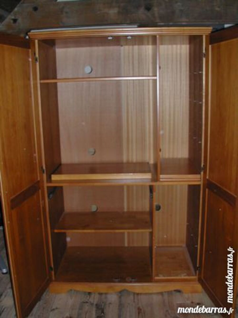 Armoire multim&eacute;dia en pin massif teint&eacute; miel Meubles