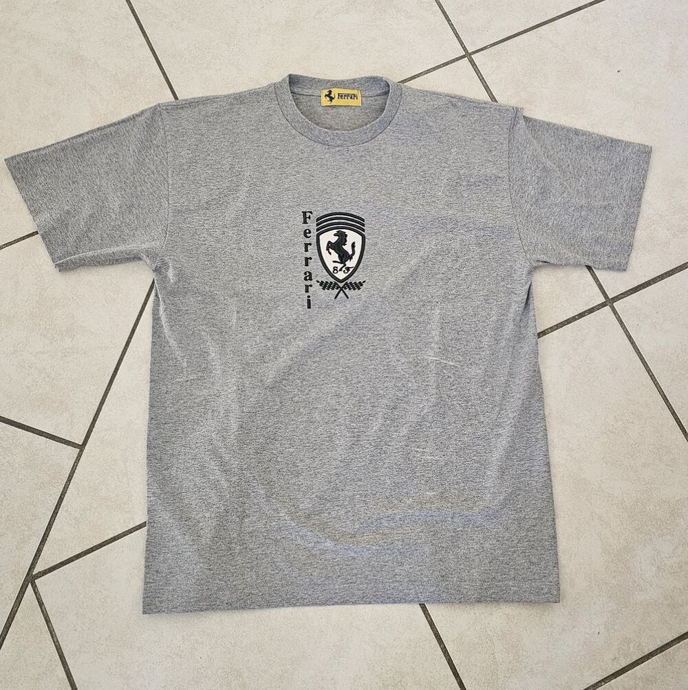 T-shirt Ferrari Vêtements