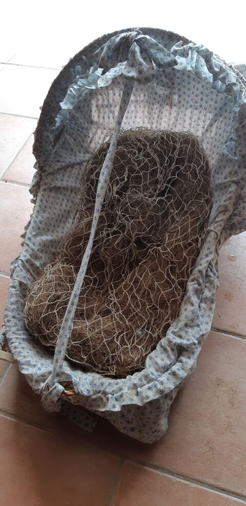 Couffin vintage en osier avec pani�re 5 Mionnay (01)