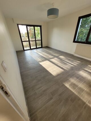  Appartement à louer 3 pièces 68 m²