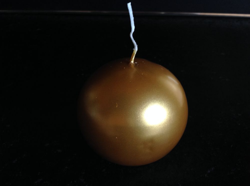 BOUGIE SPH&Egrave;RE OR NEUVE DIAM. 9 cm Décoration