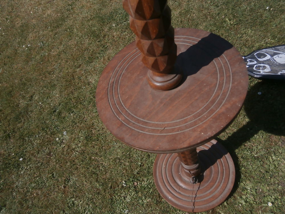 Ancien lampadaire en bois Décoration