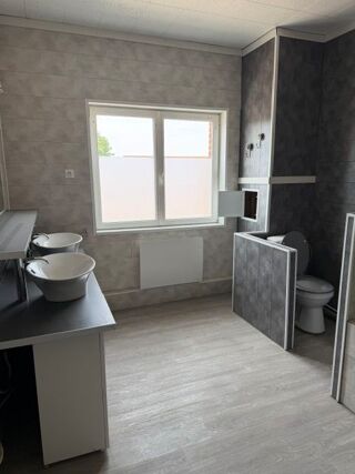  Appartement à louer 4 pièces 118 m²