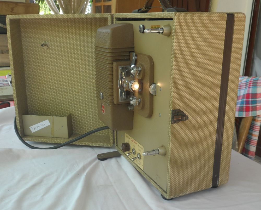 PROJECTEUR HUIT MM KODAK EIGHT 500 FONCTIONNE EN 220 VOLTS Photos/Video/TV