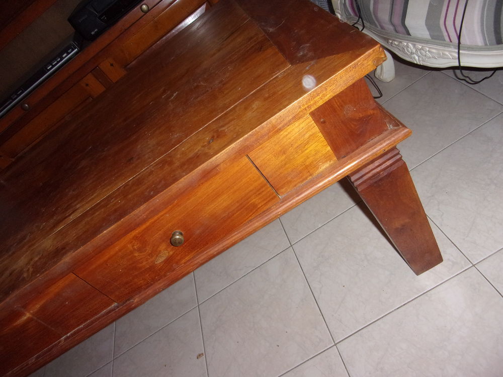 Table basse bois massif (pin ou sapin) 120*70*50 2 tiroirs
1 Meubles