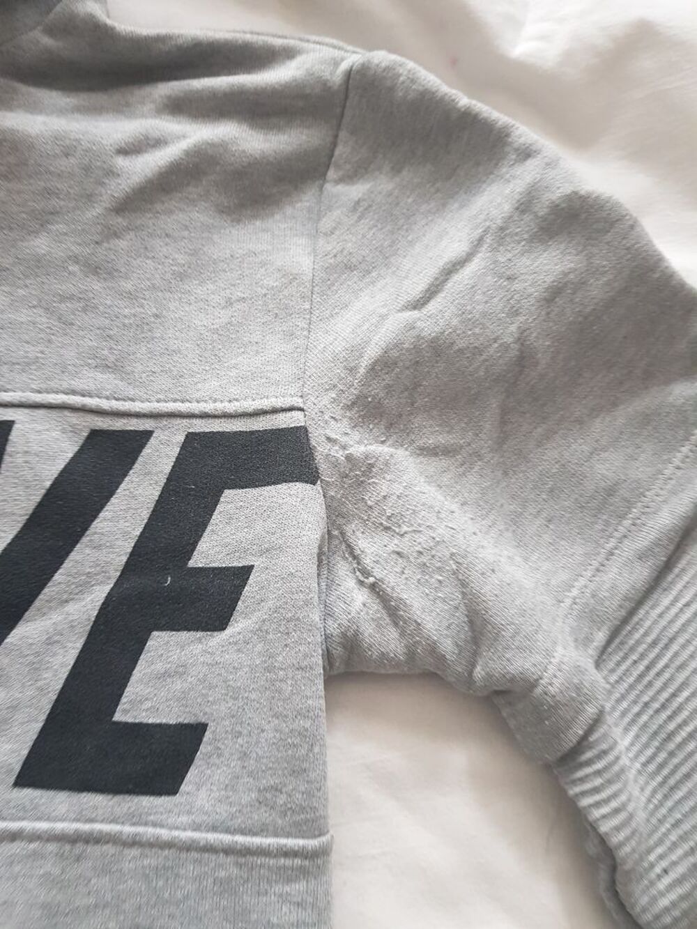 Sweat &agrave; capuche Vêtements