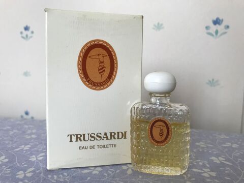 Miniatures de parfum
6 Vincennes (94)
