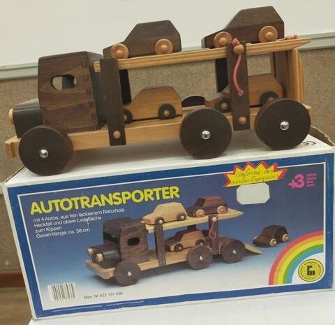 BOIS : Camion porte voitures + 4 voitures
15 Mirecourt (88)