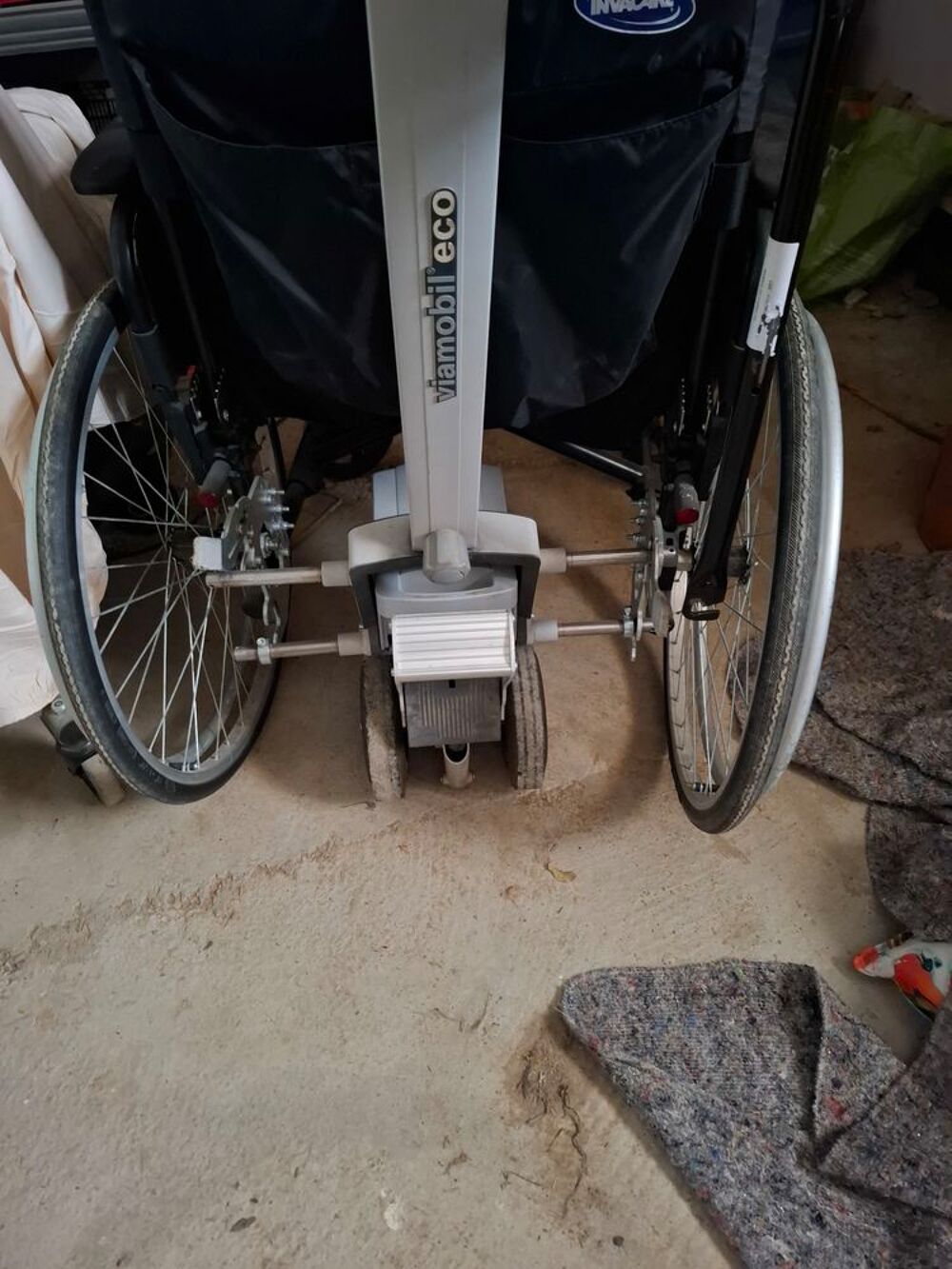 Fauteuil roulant electrique Meubles