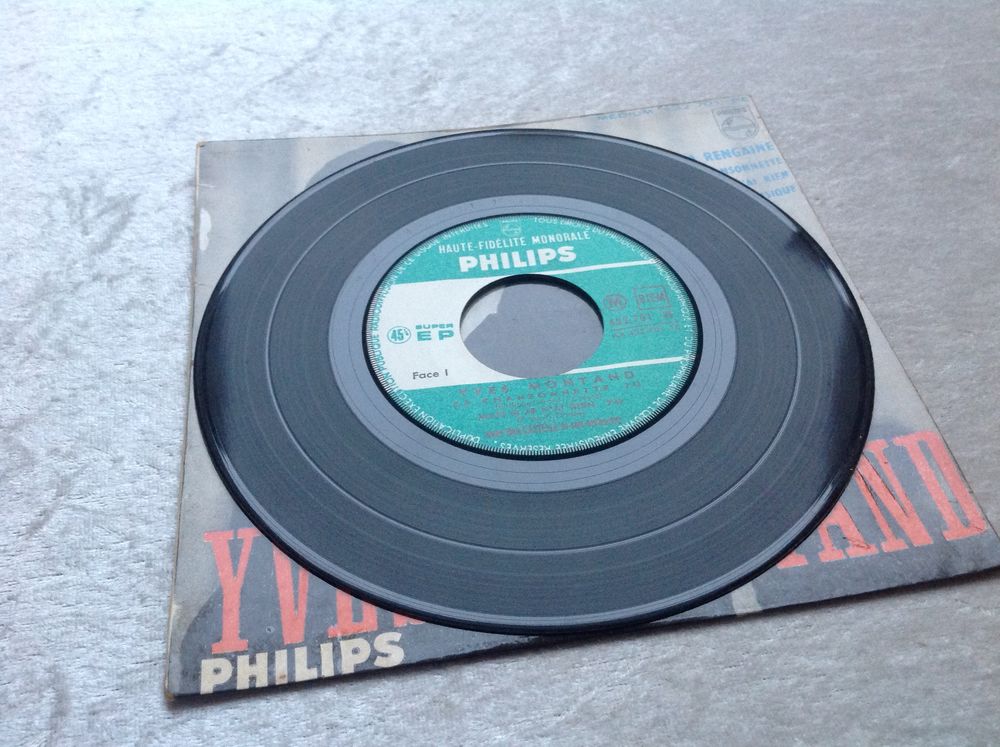 YVES MONTAND DISQUE 4 TITRES CD et vinyles