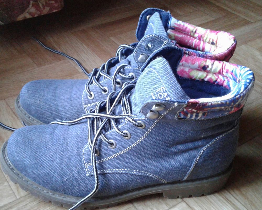 chaussures toile bleue
Chaussures